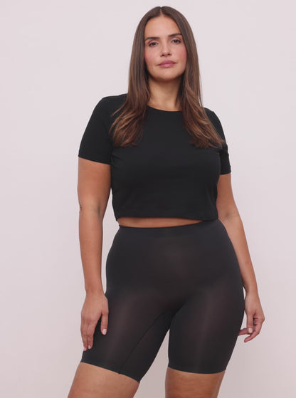 SHORT L’ESSENTIEL - AMANDE